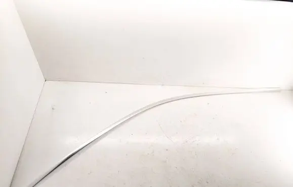 Mercedes-Benz GLB x247 Front door glass trim molding A2477252900