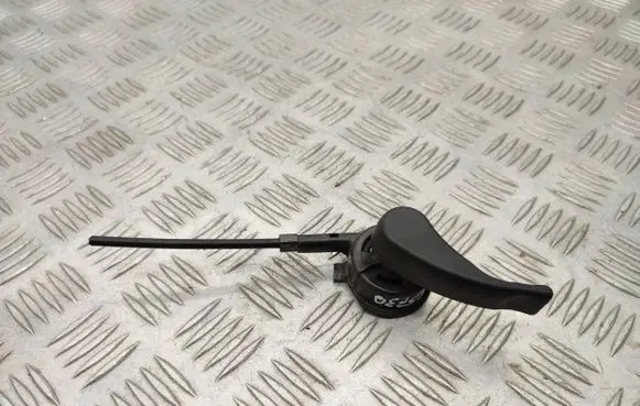 Dacia Sandero II Engine bonnet (hood) release handle
