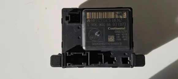 Mercedes-Benz Sprinter W906 Door control unit/module A9069006603 00005201 05520G02019000