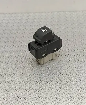 Peugeot 208 Electric window control switch 96758250ZD