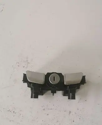 BMW 5 GT F07 Armrest lock 9142175
