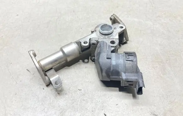 BMW 3 E90 E91 EGR valve 7563241