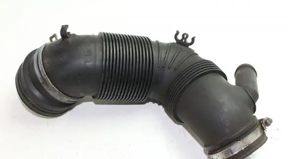 Volkswagen PASSAT B7 Air intake duct part 3C0129654