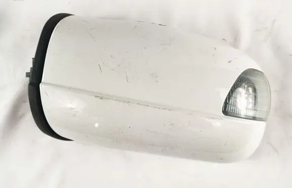 Mercedes-Benz E W210 Front door electric wing mirror 413131417
