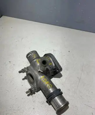 Volkswagen PASSAT B5.5 Engine coolant pipe/hose 038121133A