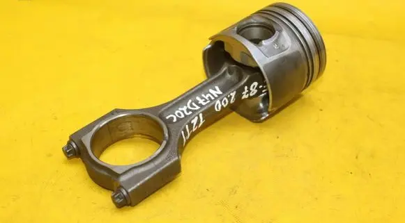 BMW 1 E81 E87 Piston with connecting rod N47D20C