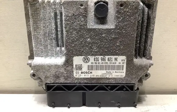 Volkswagen PASSAT B6 Engine control unit/module 0281013440 03G906021NK