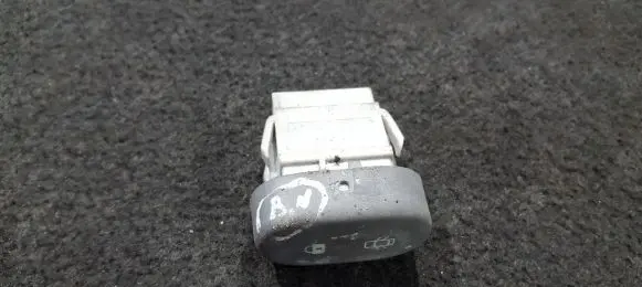 Renault Clio II Central locking switch button 038167A