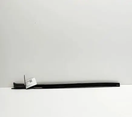BMW X7 G07 Windshield trim 7434873