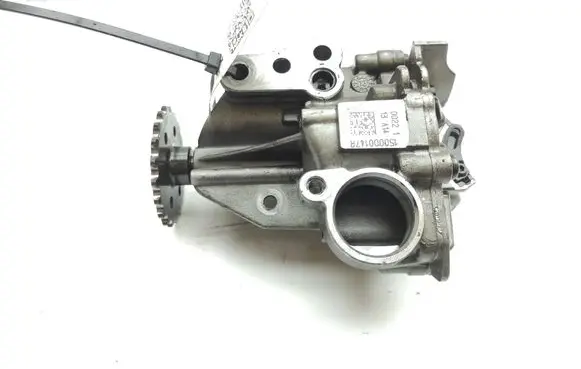 Renault Master III Oil pump 150000147R