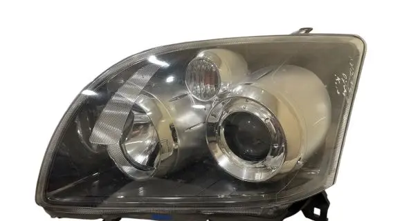 Toyota Avensis T250 Headlight/headlamp 35109