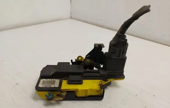 Volvo S80 Rear door lock 8650554