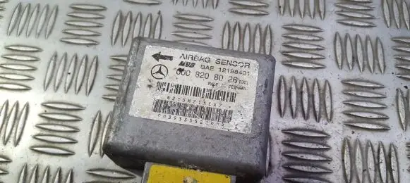 Mercedes-Benz C W202 Airbag control unit/module 0008208026 12198401