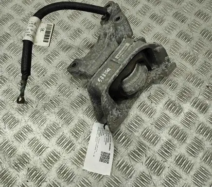Nissan Juke I F15 Engine mount bracket 112101KA1A K2160026