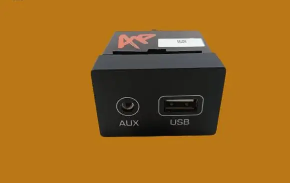 Hyundai Tucson TL USB socket connector 