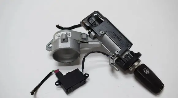 BMW 5 G30 G31 G38 Ignition lock 20939745 13500157