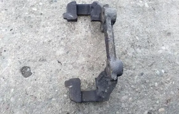 Volkswagen PASSAT B5.5 Front Brake Caliper Pad/Carrier 