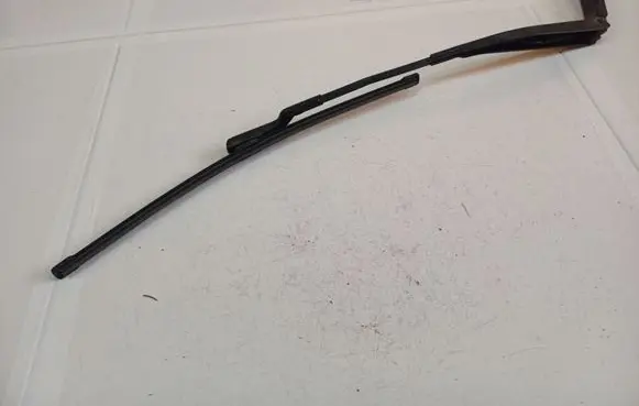 KIA Ceed Front wiper blade arm 
