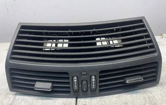 Dash center air vent grill