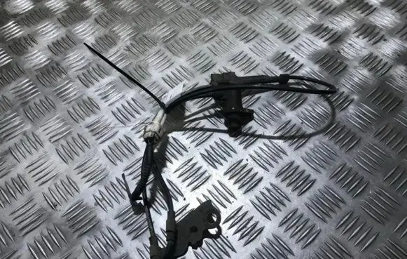 Toyota Avensis T250 ABS brake wheel speed sensor 0265006676 89543-02040