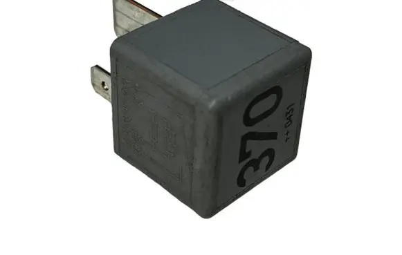 Audi A6 S6 C6 4F Other relay 8D0951253 V23134J52X300