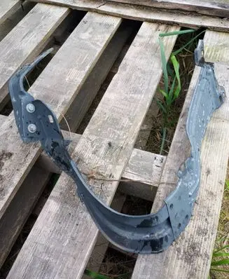 Mercedes-Benz C W203 Headlight/headlamp mounting bracket