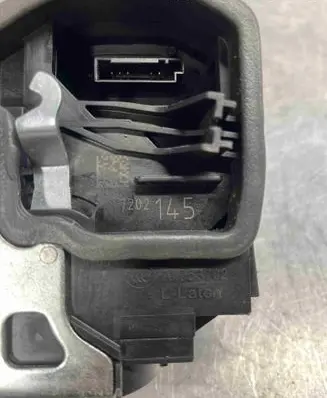 BMW 1 F20 F21 Front door lock 7202145