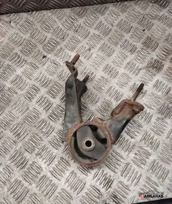 Toyota Avensis T250 Engine mount bracket