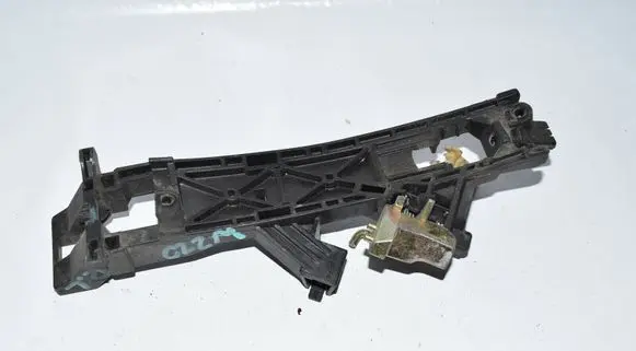 Rear door exterior handle/bracket