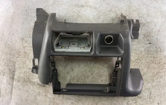 Mitsubishi Pajero Sport I Dashboard center trim panel 