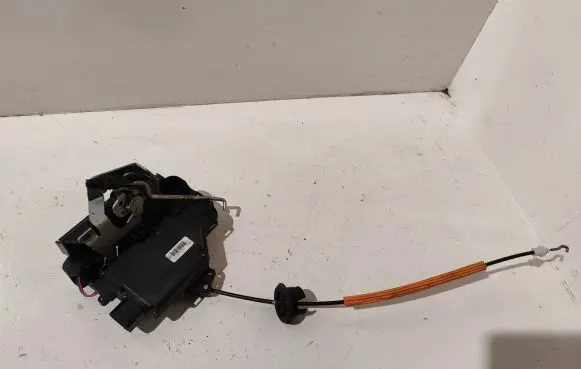 Audi A4 S4 B6 8E 8H Front door lock 8E0839016c PA66307G0