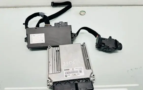 Engine ECU kit and lock set