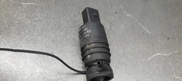 Audi A8 S8 D3 4E Windscreen/windshield washer pump 1J5955651