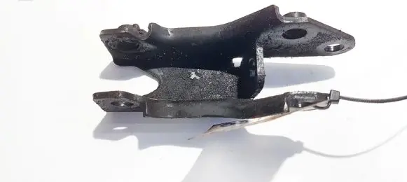 Citroen C3 Engine mounting bracket