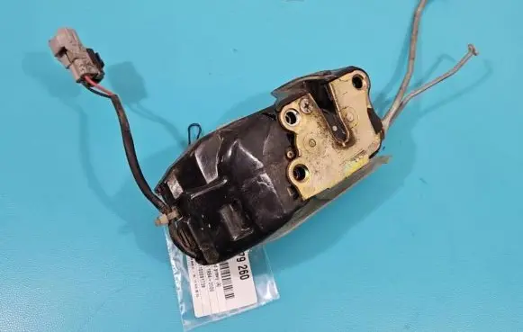 Toyota RAV 4 (XA10) Front door lock IMPRK1379260