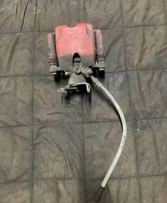 Opel Insignia A Rear brake caliper