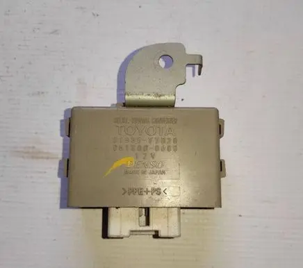 Lexus RX 450H Tow bar trailer control unit/module 81985yy020 0618000680