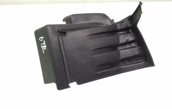 Volkswagen Golf VII Other engine bay part