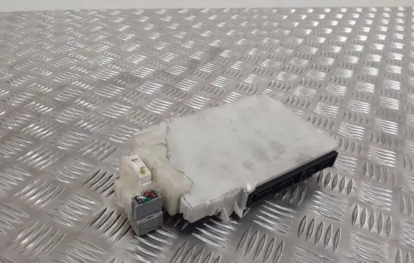 Suzuki Baleno IV Fuse module 3671068p20