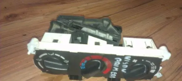 Nissan Primera Climate control unit 7030230733