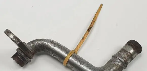 Volvo V70 Engine coolant pipe/hose