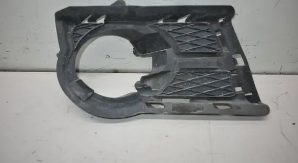 Volkswagen Tiguan Front fog light trim/grill 5N0853666A