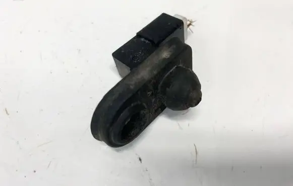 Mitsubishi Outlander Front door sensor 