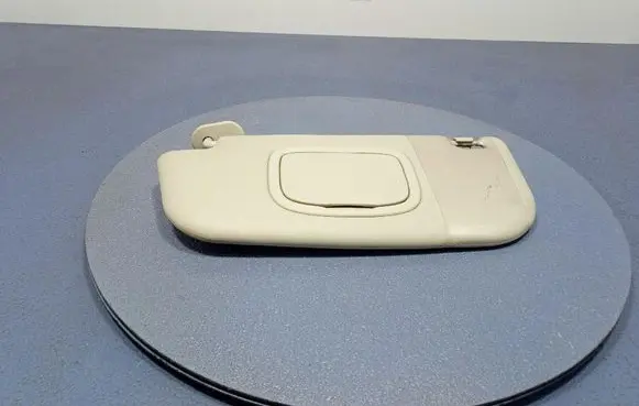 Sun visor