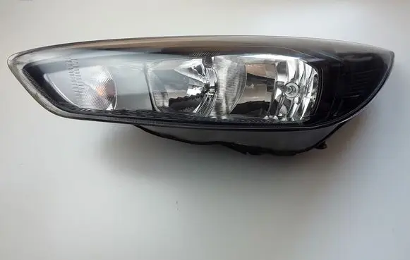 Ford Focus Headlight/headlamp F1EB13W030SD