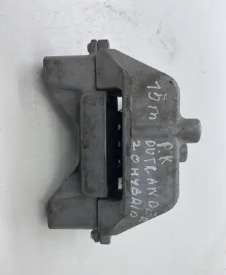 Mitsubishi Outlander Engine mount bracket