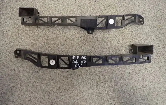 Mazda 3 I Headlight/headlamp mounting bracket