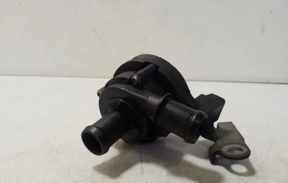 Volkswagen Tiguan Electric auxiliary coolant/water pump 5Q0965567J