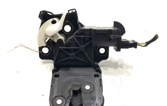 Audi Q7 4L Tailgate exterior lock 8P4827505C