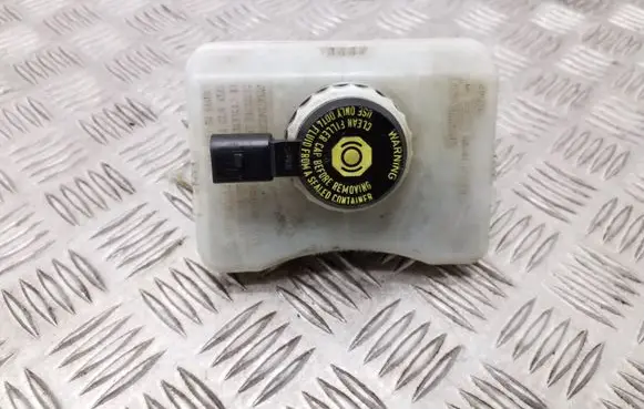 Audi A4 S4 B8 8K Brake fluid reservoir 8K0611301A